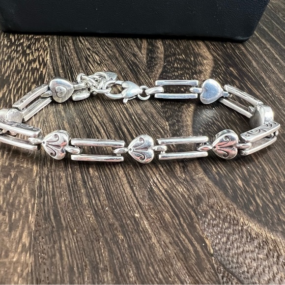 Brighton Silver Tone Heart Link Bracelet 7" - 7 1/2" B32 - Picture 3 of 5